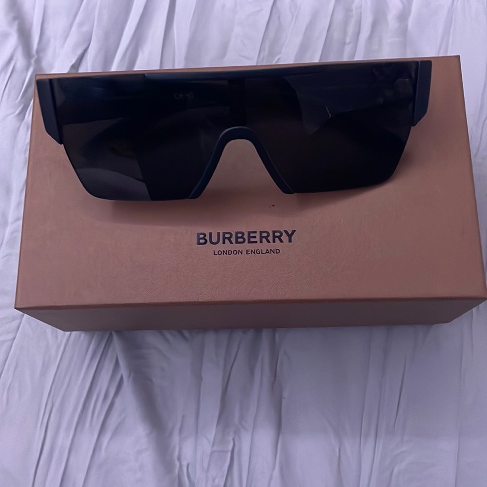 Burberry Mens Sunglasses